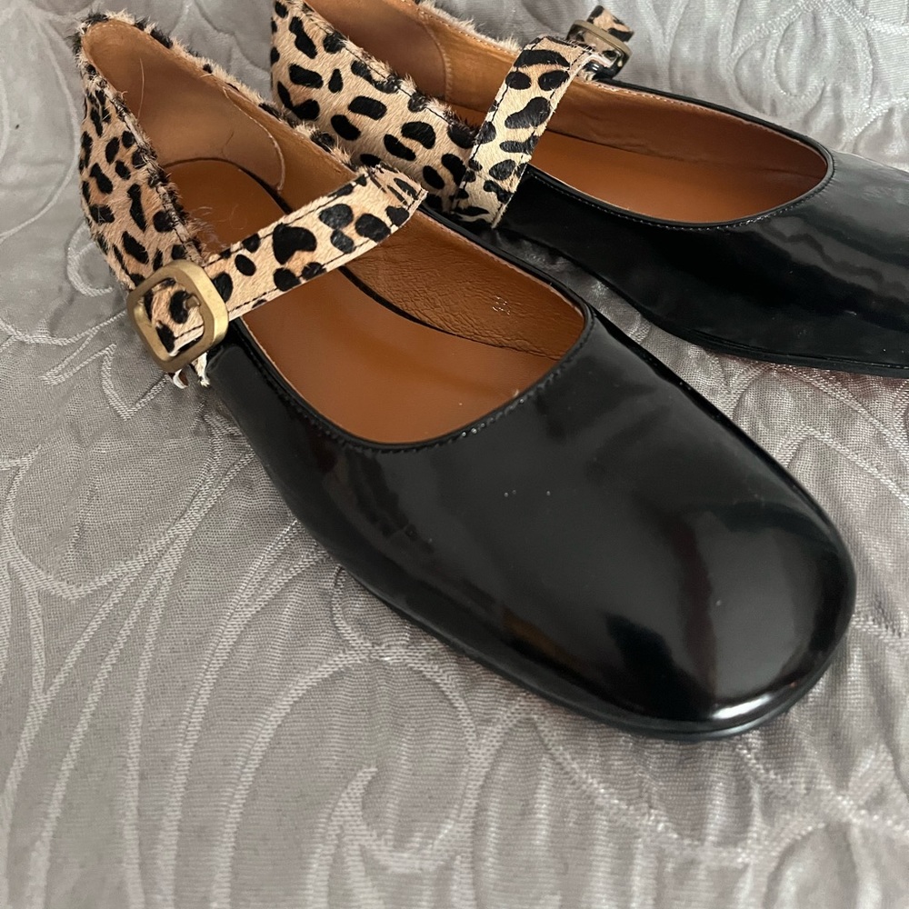 Patent leather and fur flat funny shoes